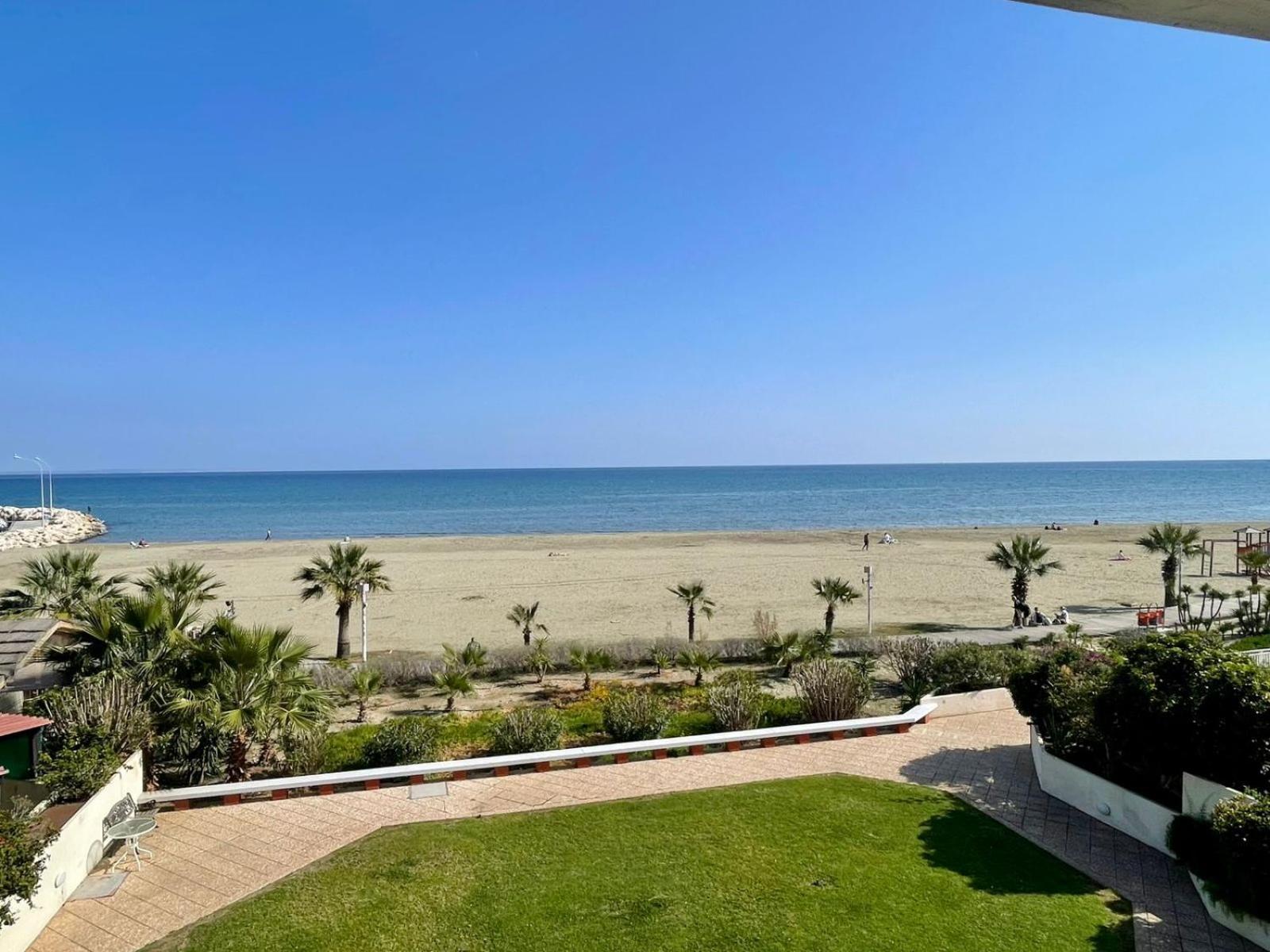 Sea View Suite In Makenzy Λάρνακα Εξωτερικό φωτογραφία