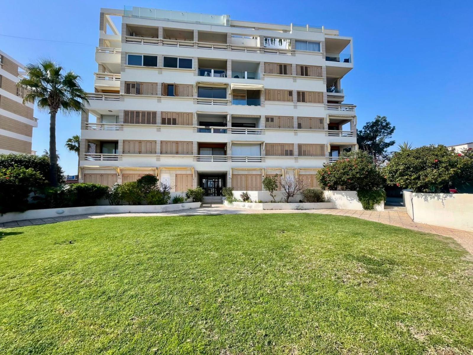 Sea View Suite In Makenzy Λάρνακα Εξωτερικό φωτογραφία