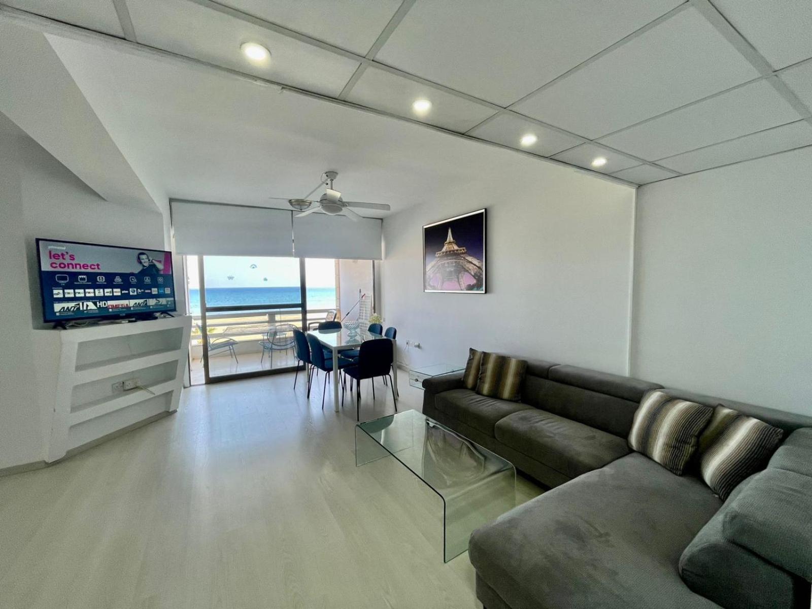 Sea View Suite In Makenzy Λάρνακα Εξωτερικό φωτογραφία